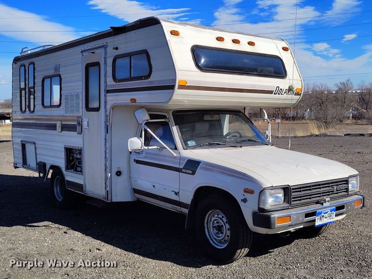 image for item BI9761 1983 Toyota Dolphin RV