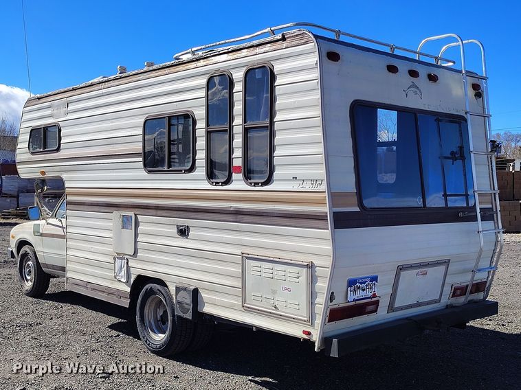 image for item BI9761 1983 Toyota Dolphin RV