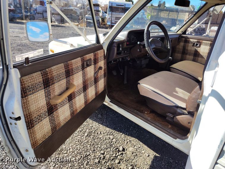 image for item BI9761 1983 Toyota Dolphin RV