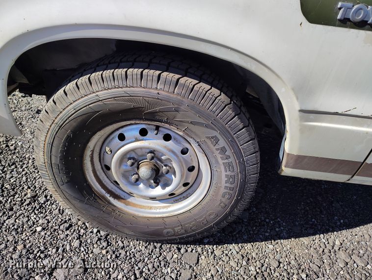 image for item BI9761 1983 Toyota Dolphin RV