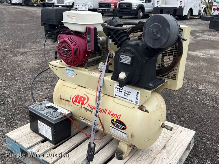 image for item DO8456 Ingersoll Rand air compressor