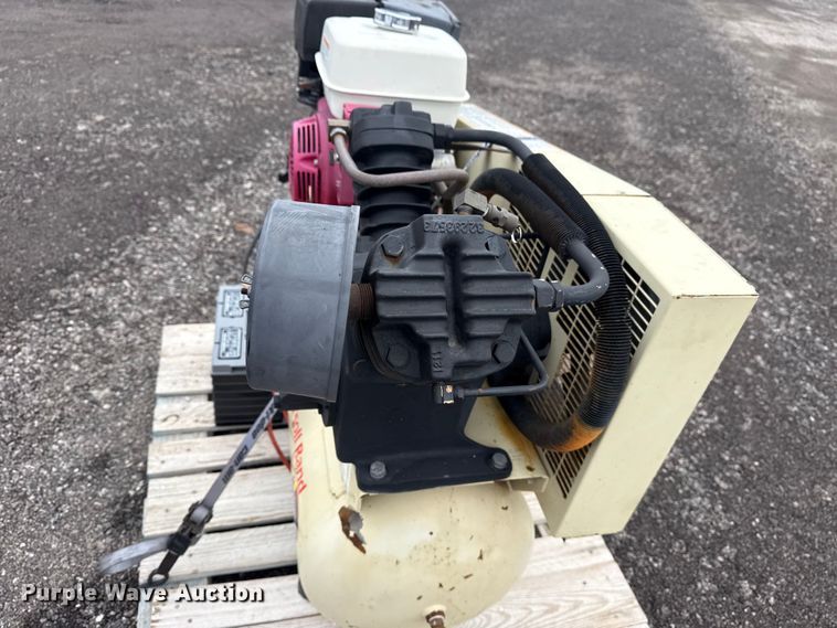 image for item DO8456 Ingersoll Rand air compressor