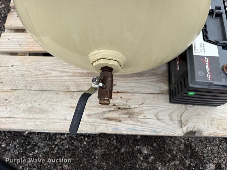 image for item DO8456 Ingersoll Rand air compressor