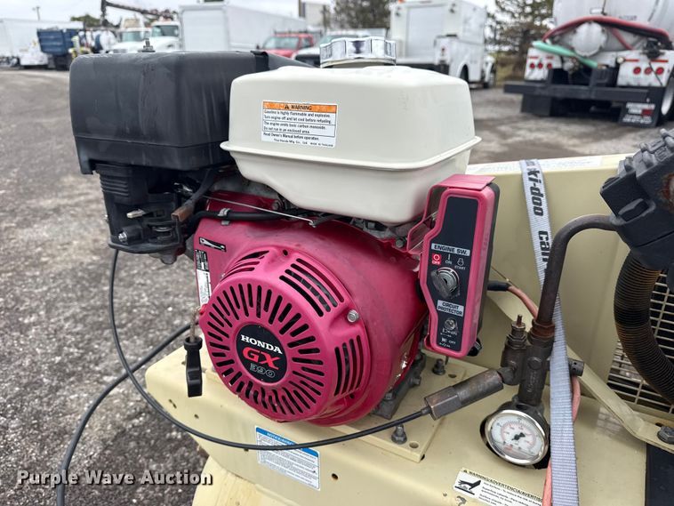 image for item DO8456 Ingersoll Rand air compressor