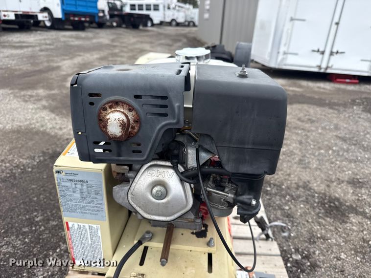 image for item DO8456 Ingersoll Rand air compressor