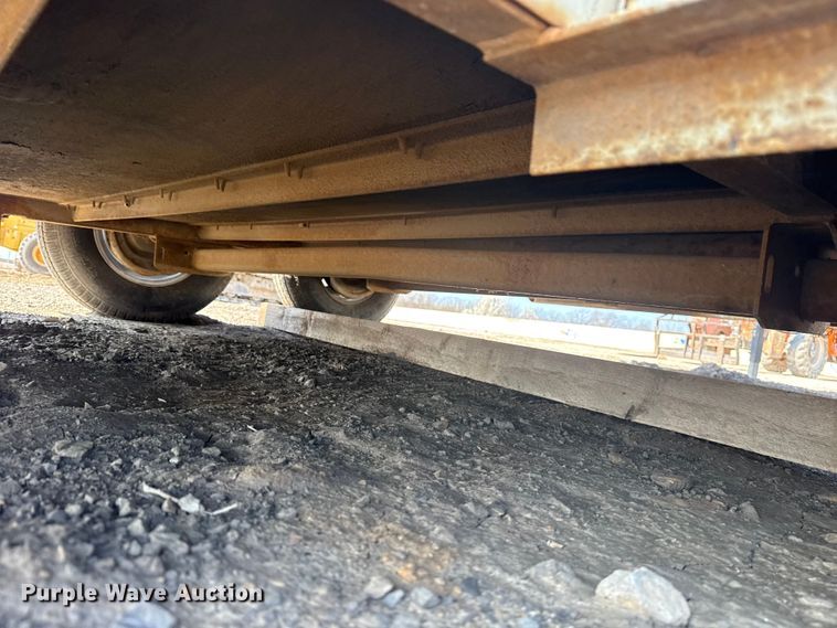 image for item DO8461 2011 Contract Manufacturer Trailers enclosed cargo trailer