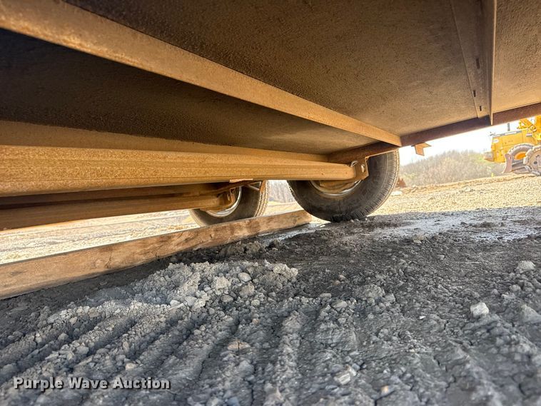 image for item DO8461 2011 Contract Manufacturer Trailers enclosed cargo trailer