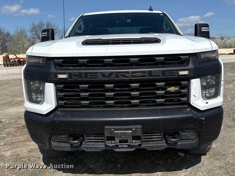 image for item DO8462 2021 Chevrolet Silverado 2500HD Crew Cab pickup truck