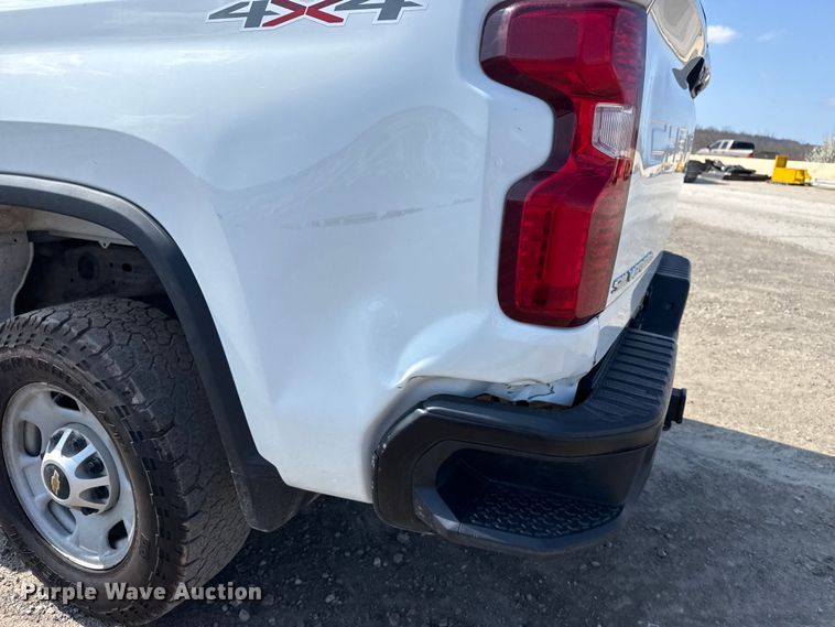 image for item DO8462 2021 Chevrolet Silverado 2500HD Crew Cab pickup truck