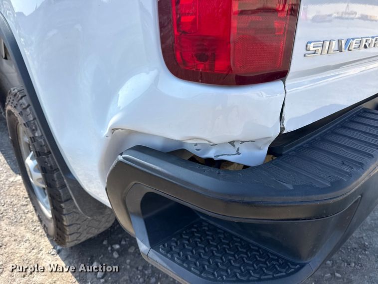 image for item DO8462 2021 Chevrolet Silverado 2500HD Crew Cab pickup truck