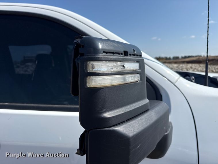 image for item DO8462 2021 Chevrolet Silverado 2500HD Crew Cab pickup truck