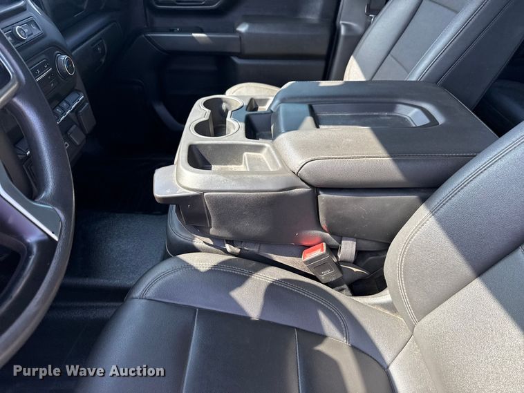 image for item DO8462 2021 Chevrolet Silverado 2500HD Crew Cab pickup truck