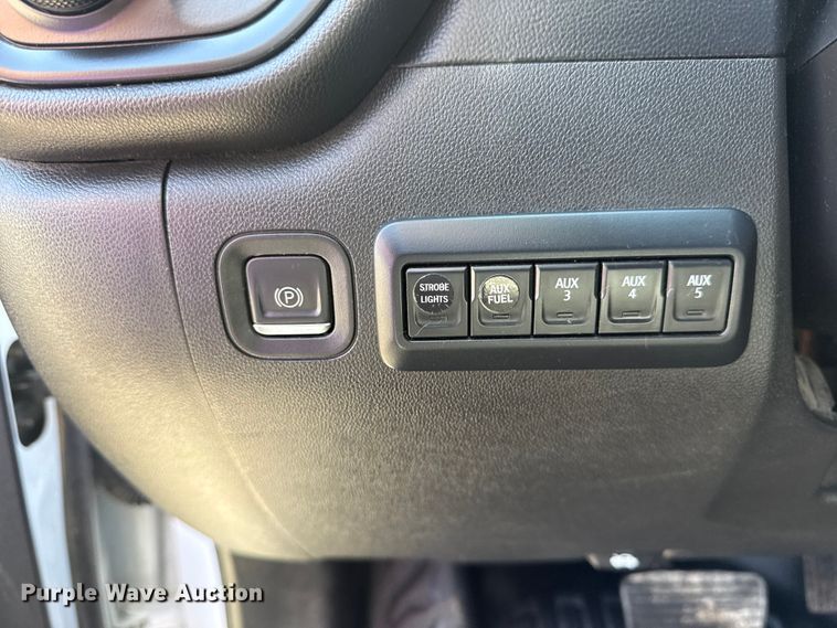 image for item DO8462 2021 Chevrolet Silverado 2500HD Crew Cab pickup truck