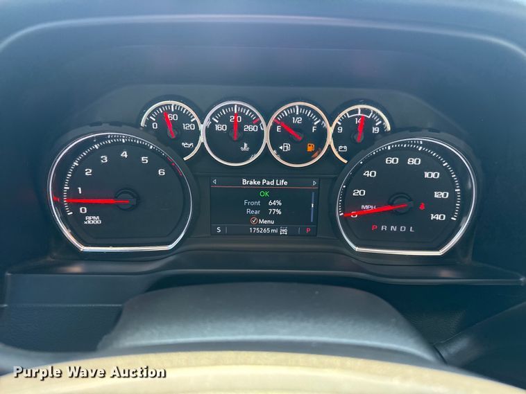 image for item DO8462 2021 Chevrolet Silverado 2500HD Crew Cab pickup truck