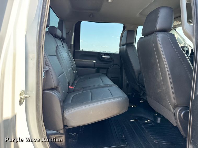 image for item DO8462 2021 Chevrolet Silverado 2500HD Crew Cab pickup truck