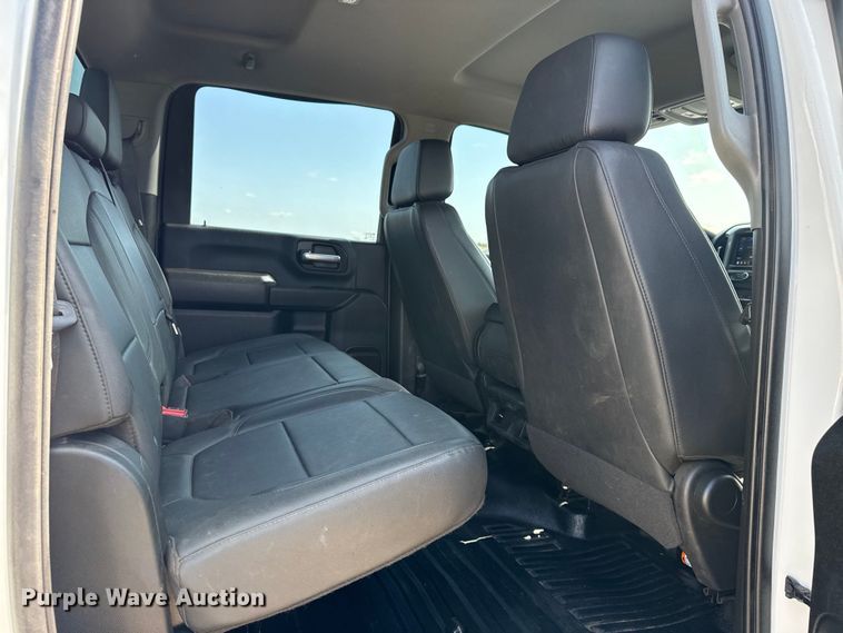 image for item DO8462 2021 Chevrolet Silverado 2500HD Crew Cab pickup truck