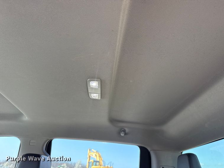 image for item DO8462 2021 Chevrolet Silverado 2500HD Crew Cab pickup truck