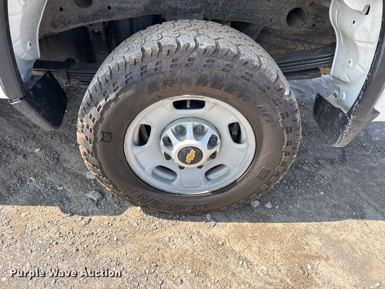 image for item DO8462 2021 Chevrolet Silverado 2500HD Crew Cab pickup truck