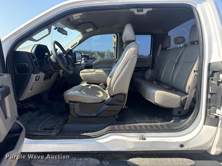 image for item DO8463 2018 Ford F150 Ext. Cab pickup truck