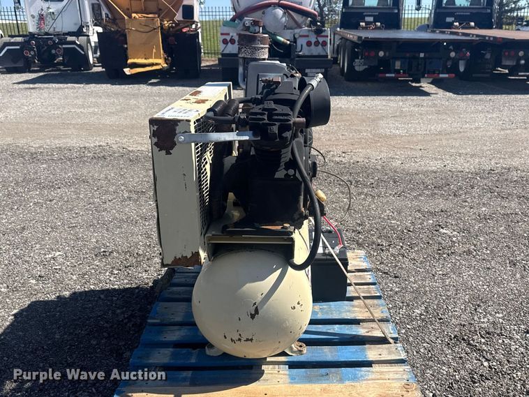 image for item DO8472 Ingersoll Rand 2575 air compressor