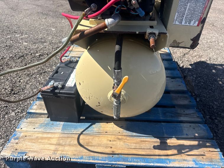 image for item DO8472 Ingersoll Rand 2575 air compressor