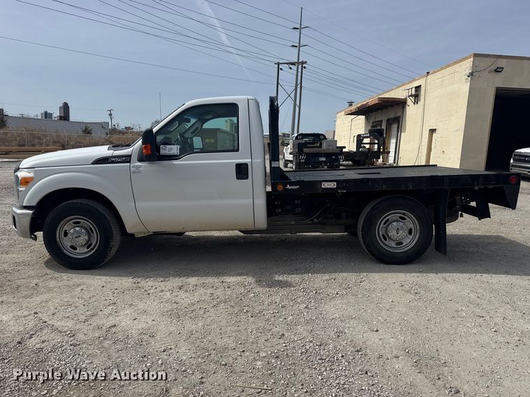 image for item DQ4347 2012 Ford F250 Super Duty XL flatbed pickup truck