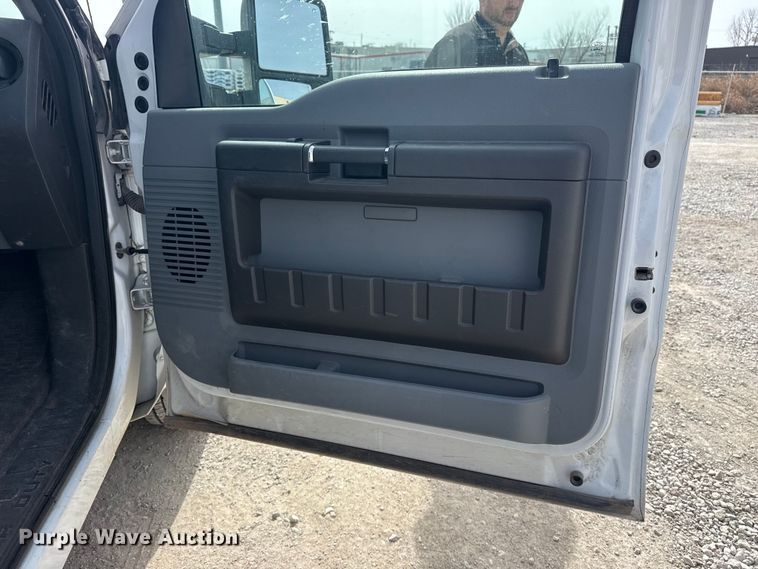 image for item DQ4347 2012 Ford F250 Super Duty XL flatbed pickup truck
