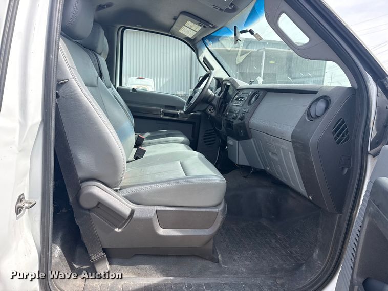 image for item DQ4347 2012 Ford F250 Super Duty XL flatbed pickup truck