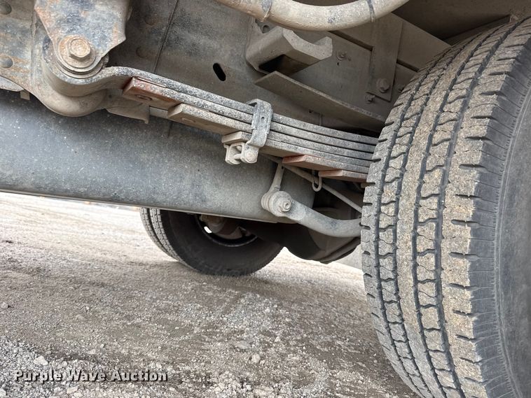 image for item DQ4361 2015 Chevrolet Silverado 3500HD Crew Cab flatbed pickup truck