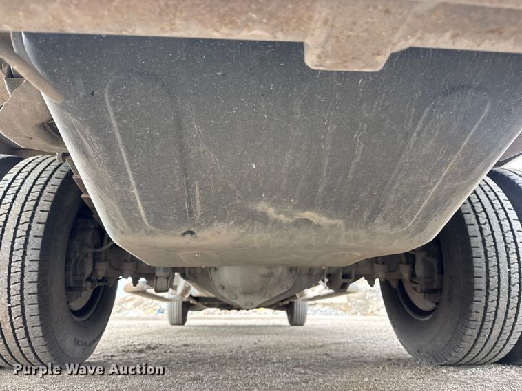 image for item DQ4361 2015 Chevrolet Silverado 3500HD Crew Cab flatbed pickup truck