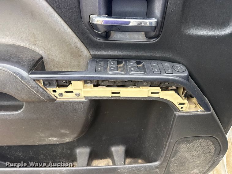 image for item DQ4361 2015 Chevrolet Silverado 3500HD Crew Cab flatbed pickup truck