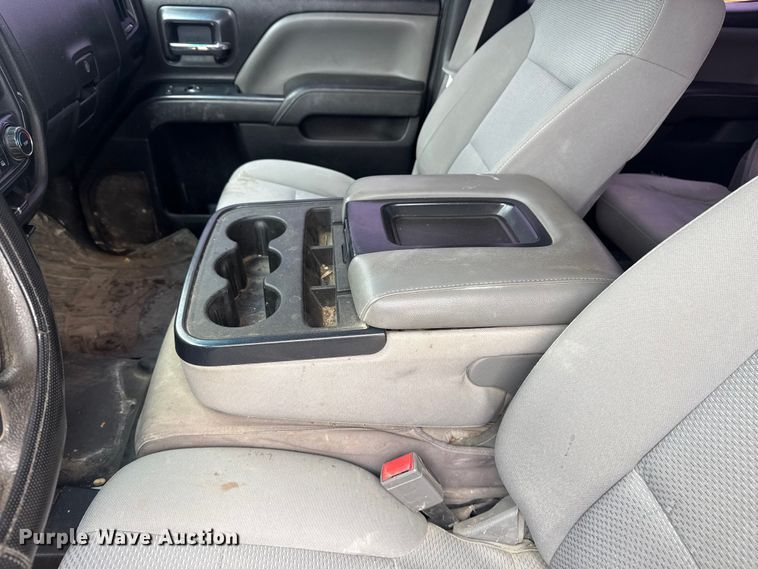 image for item DQ4361 2015 Chevrolet Silverado 3500HD Crew Cab flatbed pickup truck