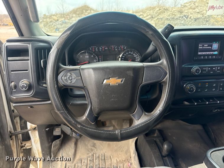 image for item DQ4361 2015 Chevrolet Silverado 3500HD Crew Cab flatbed pickup truck