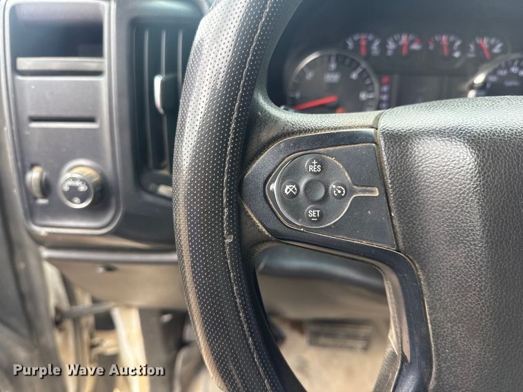 image for item DQ4361 2015 Chevrolet Silverado 3500HD Crew Cab flatbed pickup truck