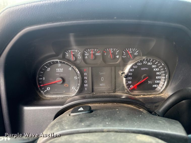 image for item DQ4361 2015 Chevrolet Silverado 3500HD Crew Cab flatbed pickup truck