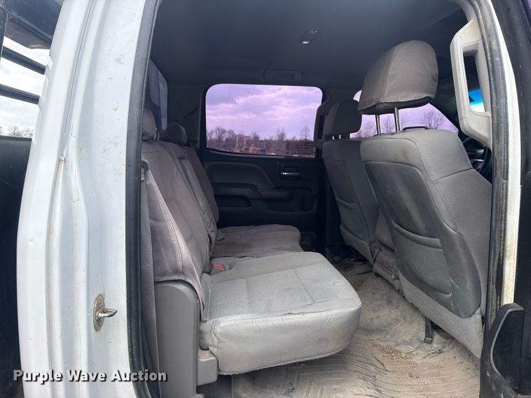 image for item DQ4361 2015 Chevrolet Silverado 3500HD Crew Cab flatbed pickup truck