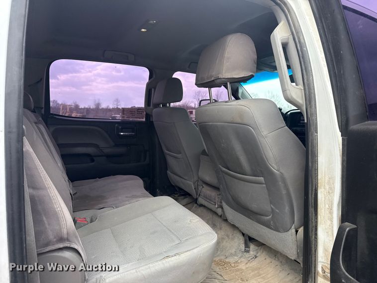 image for item DQ4361 2015 Chevrolet Silverado 3500HD Crew Cab flatbed pickup truck