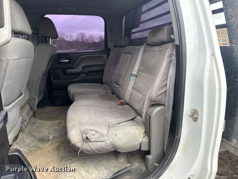 image for item DQ4361 2015 Chevrolet Silverado 3500HD Crew Cab flatbed pickup truck