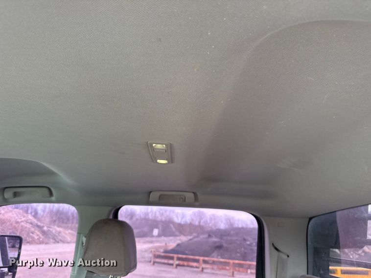 image for item DQ4361 2015 Chevrolet Silverado 3500HD Crew Cab flatbed pickup truck