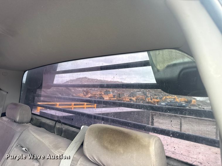 image for item DQ4361 2015 Chevrolet Silverado 3500HD Crew Cab flatbed pickup truck