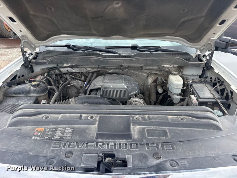 image for item DQ4361 2015 Chevrolet Silverado 3500HD Crew Cab flatbed pickup truck