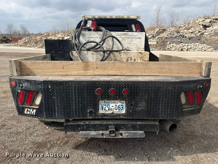 image for item DQ4362 2015 Chevrolet Silverado 3500HD Crew Cab flatbed pickup truck