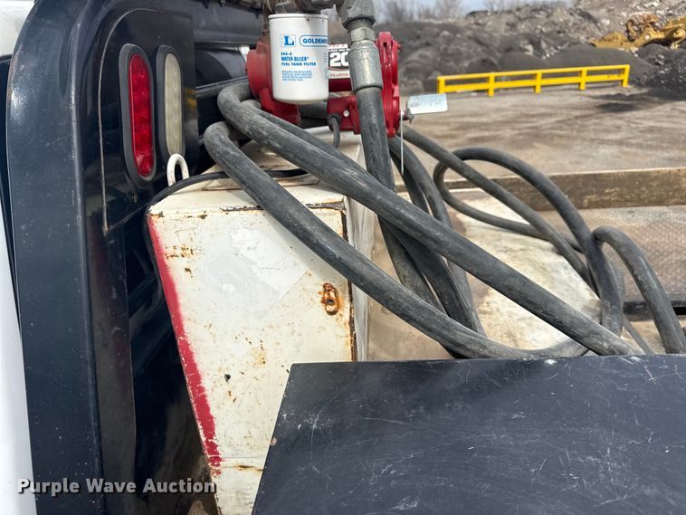 image for item DQ4362 2015 Chevrolet Silverado 3500HD Crew Cab flatbed pickup truck