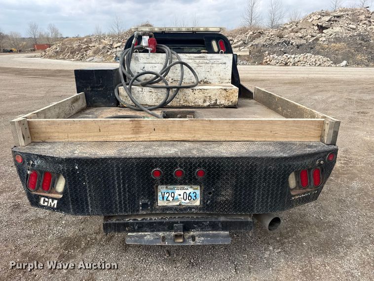 image for item DQ4362 2015 Chevrolet Silverado 3500HD Crew Cab flatbed pickup truck