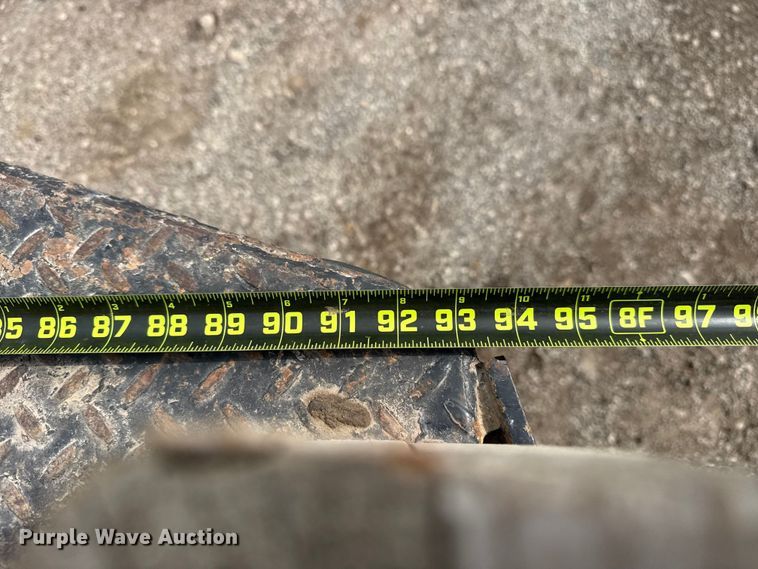 image for item DQ4362 2015 Chevrolet Silverado 3500HD Crew Cab flatbed pickup truck