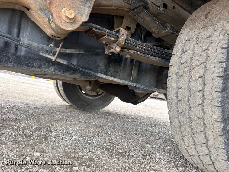 image for item DQ4362 2015 Chevrolet Silverado 3500HD Crew Cab flatbed pickup truck