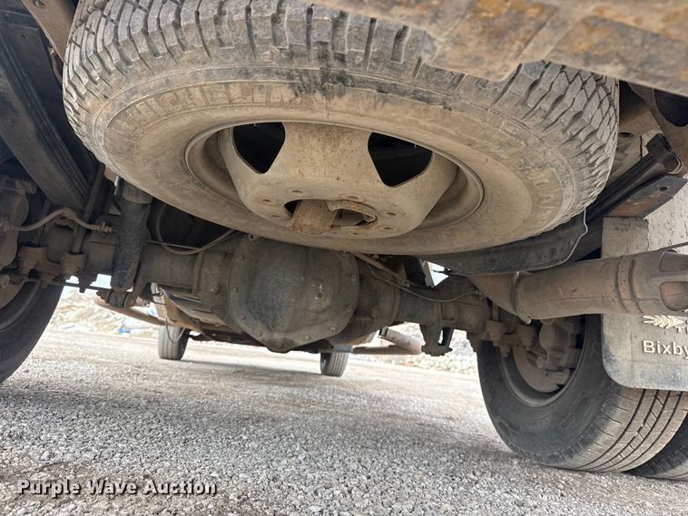 image for item DQ4362 2015 Chevrolet Silverado 3500HD Crew Cab flatbed pickup truck