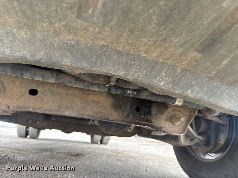 image for item DQ4362 2015 Chevrolet Silverado 3500HD Crew Cab flatbed pickup truck