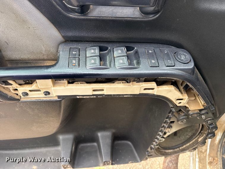 image for item DQ4362 2015 Chevrolet Silverado 3500HD Crew Cab flatbed pickup truck