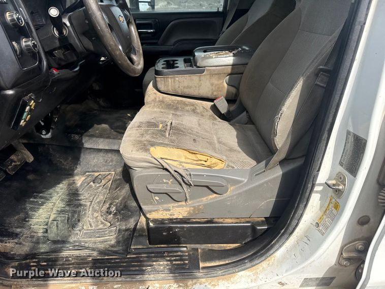 image for item DQ4362 2015 Chevrolet Silverado 3500HD Crew Cab flatbed pickup truck